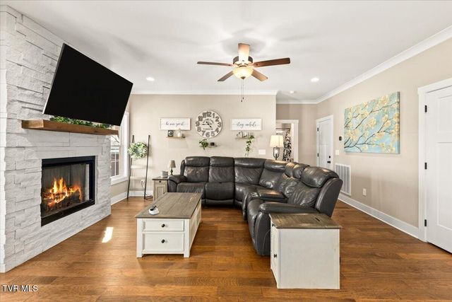 433 Boulder Court, Johnson City, TN 37615