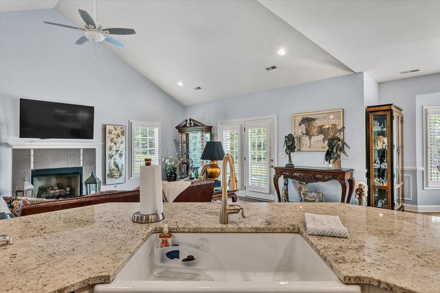 635 Spring Grove DR, Vinton, VA 24179