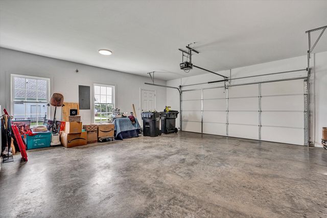 635 Spring Grove DR, Vinton, VA 24179