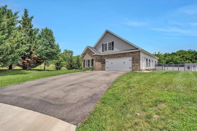 635 Spring Grove DR, Vinton, VA 24179