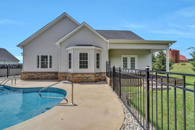 635 Spring Grove DR, Vinton, VA 24179