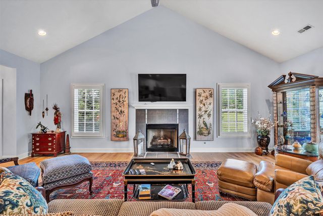 635 Spring Grove DR, Vinton, VA 24179