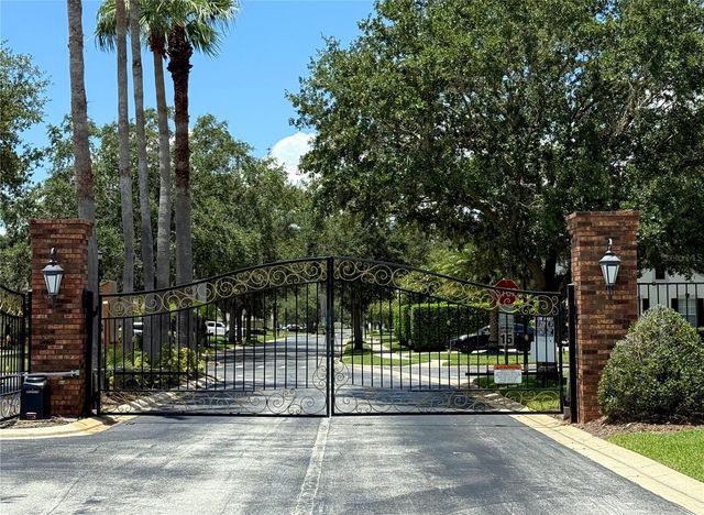 4920 E LAKE COVE BOULEVARD, St Cloud, FL 34771