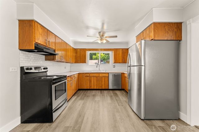 1296 Centralia Alpha Rd, Chehalis, WA 98532