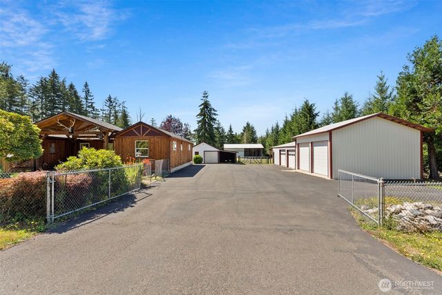 1296 Centralia Alpha Rd, Chehalis, WA 98532