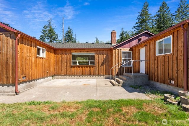 1296 Centralia Alpha Rd, Chehalis, WA 98532