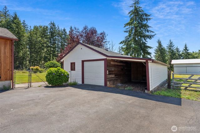 1296 Centralia Alpha Rd, Chehalis, WA 98532