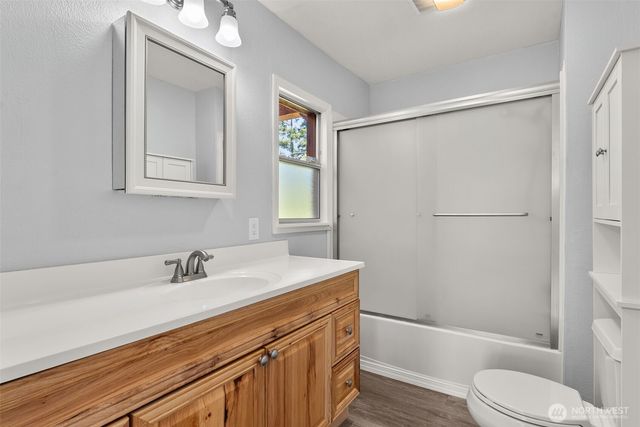 1296 Centralia Alpha Rd, Chehalis, WA 98532