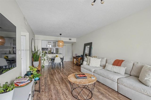 275 NE 18th St 703, Miami, FL 33132