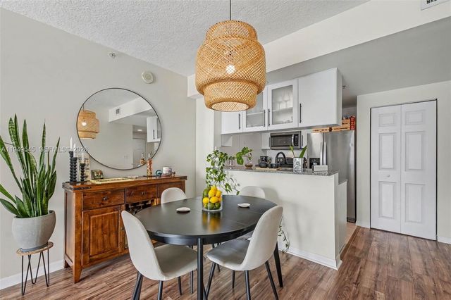 275 NE 18th St 703, Miami, FL 33132