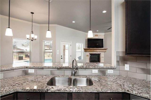 120 Metheglin DR, Temple, TX 76502