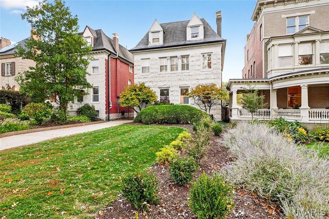 4624 Pershing Place, St Louis, MO 63108