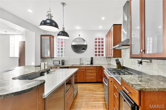 4624 Pershing Place, St Louis, MO 63108