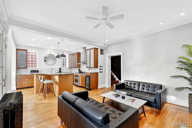 4624 Pershing Place, St Louis, MO 63108