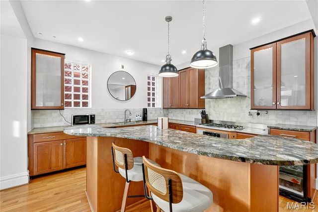 4624 Pershing Place, St Louis, MO 63108