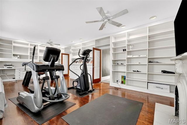 4624 Pershing Place, St Louis, MO 63108