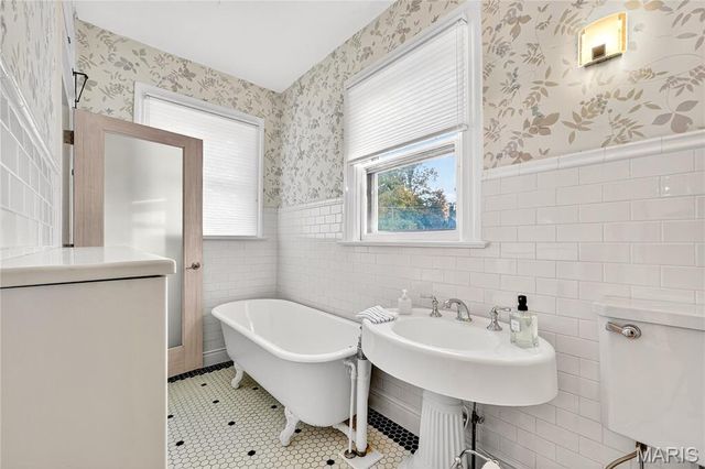 4624 Pershing Place, St Louis, MO 63108