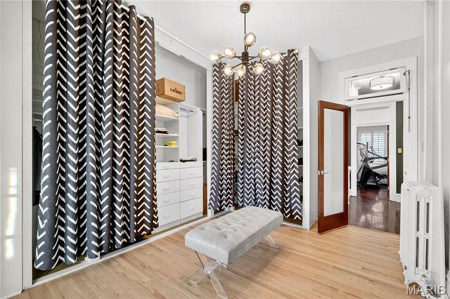 4624 Pershing Place, St Louis, MO 63108