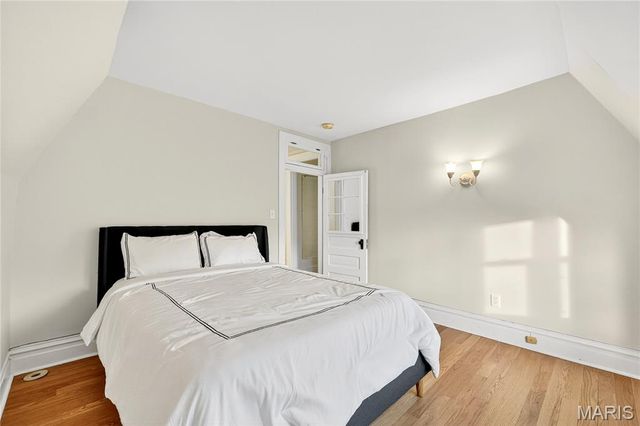 4624 Pershing Place, St Louis, MO 63108