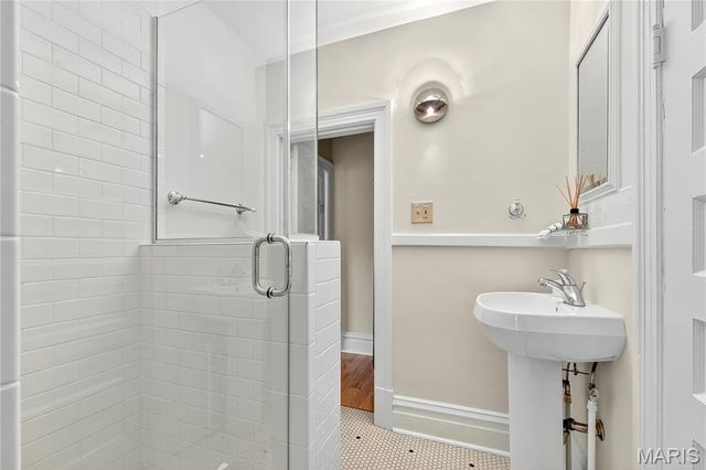 4624 Pershing Place, St Louis, MO 63108