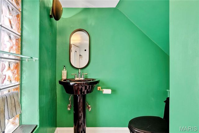 4624 Pershing Place, St Louis, MO 63108