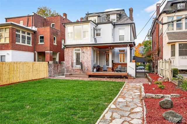 4624 Pershing Place, St Louis, MO 63108