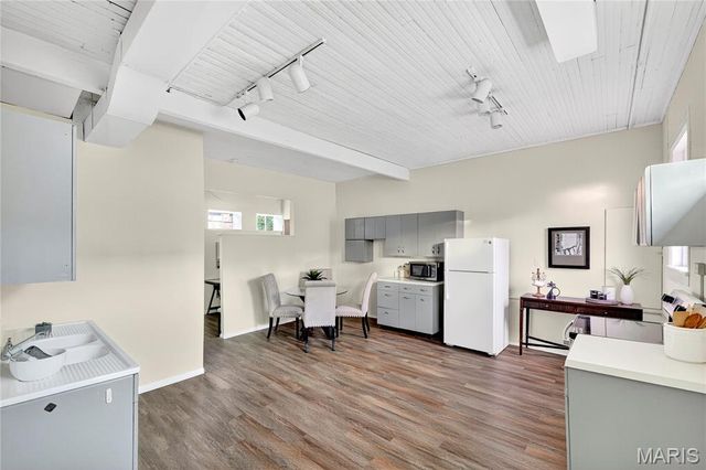 4624 Pershing Place, St Louis, MO 63108