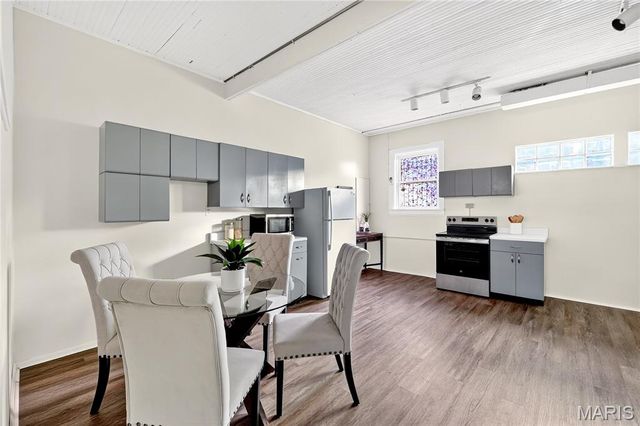 4624 Pershing Place, St Louis, MO 63108