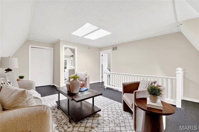 4624 Pershing Place, St Louis, MO 63108