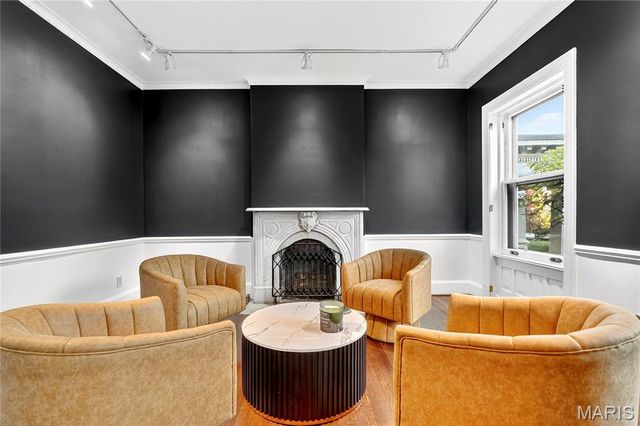 4624 Pershing Place, St Louis, MO 63108