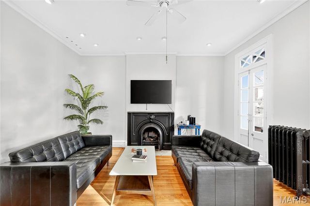 4624 Pershing Place, St Louis, MO 63108