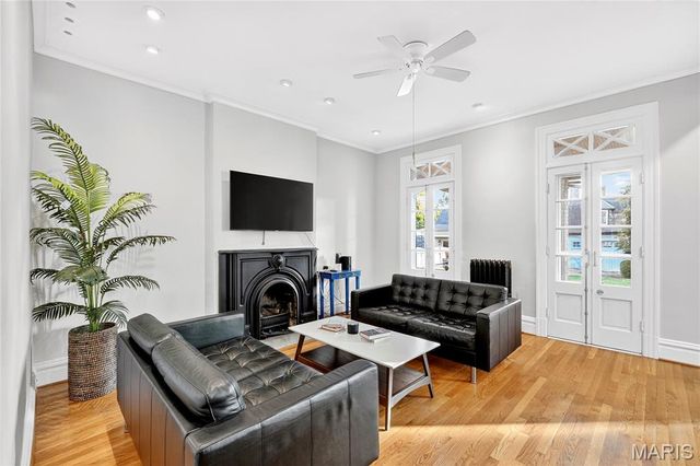 4624 Pershing Place, St Louis, MO 63108