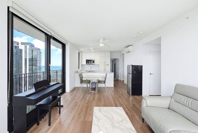 987 Queen Street 2814, Honolulu, HI 96814