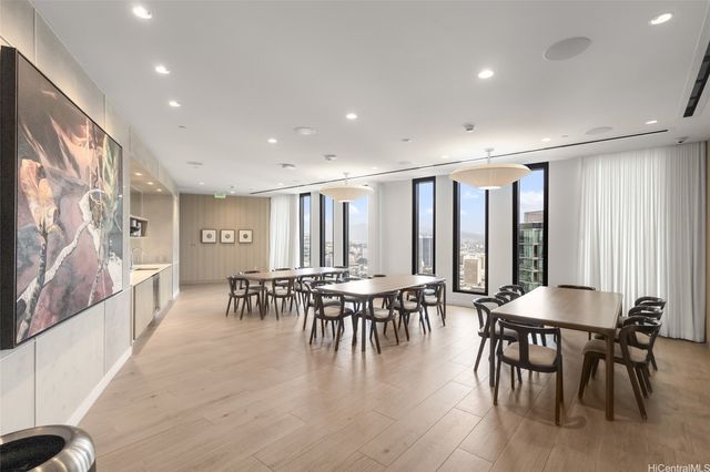 987 Queen Street 2814, Honolulu, HI 96814