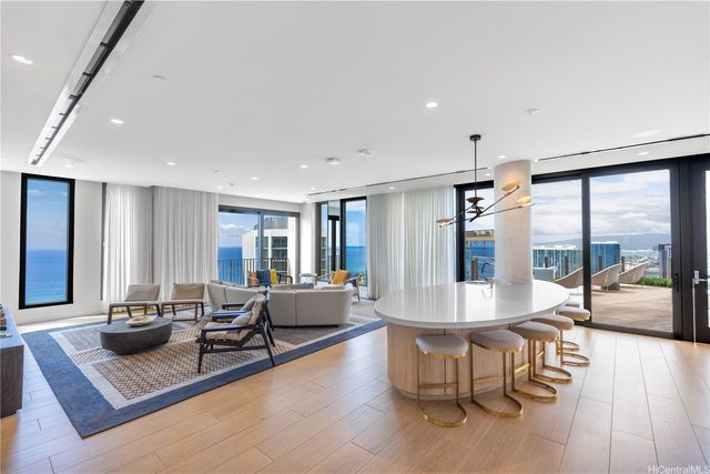 987 Queen Street 2814, Honolulu, HI 96814
