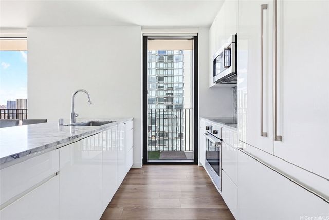 987 Queen Street 2814, Honolulu, HI 96814