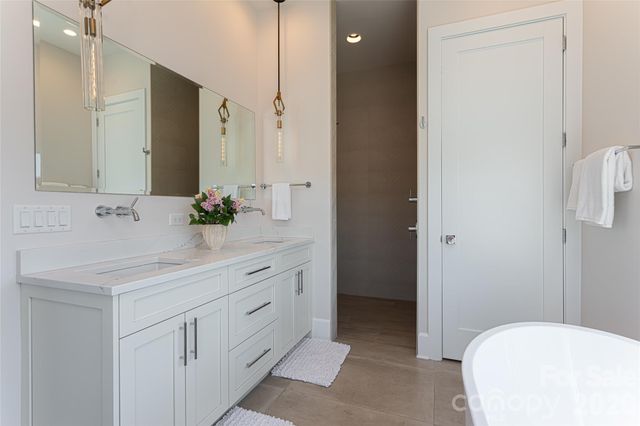 162 Riverbend Forest Drive, Asheville, NC 28805