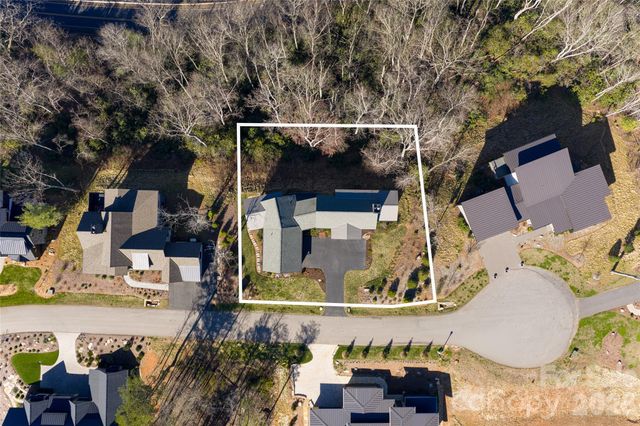 162 Riverbend Forest Drive, Asheville, NC 28805