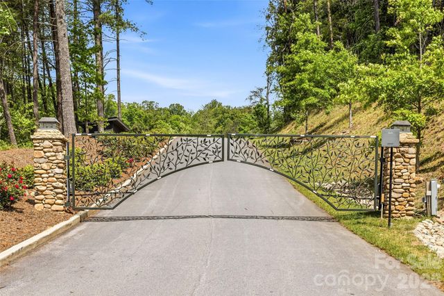 162 Riverbend Forest Drive, Asheville, NC 28805