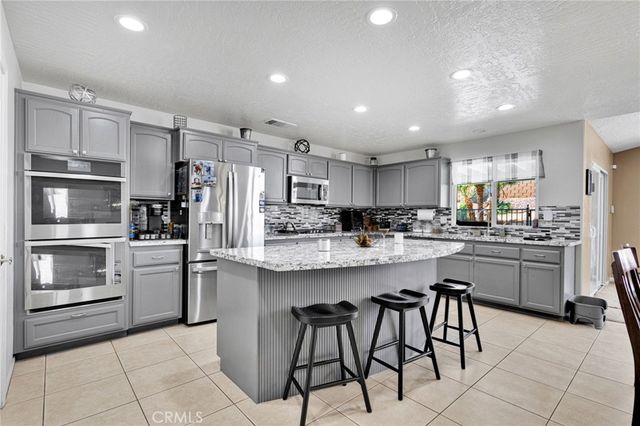 20134 Skyline Ranch Drive, Apple Valley, CA 92308