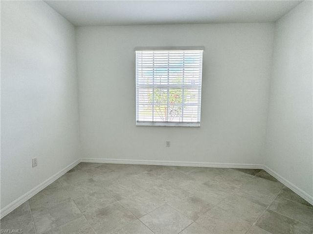 2258 Avocado LN, Naples, FL 34120