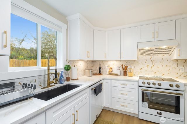 293 146th Place NE, Bellevue, WA 98007