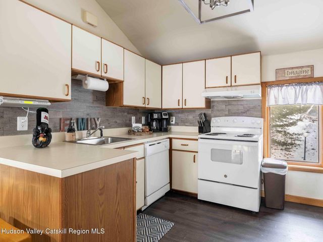 76 Loo Bridge Lane 12 B, Windham, NY 12496