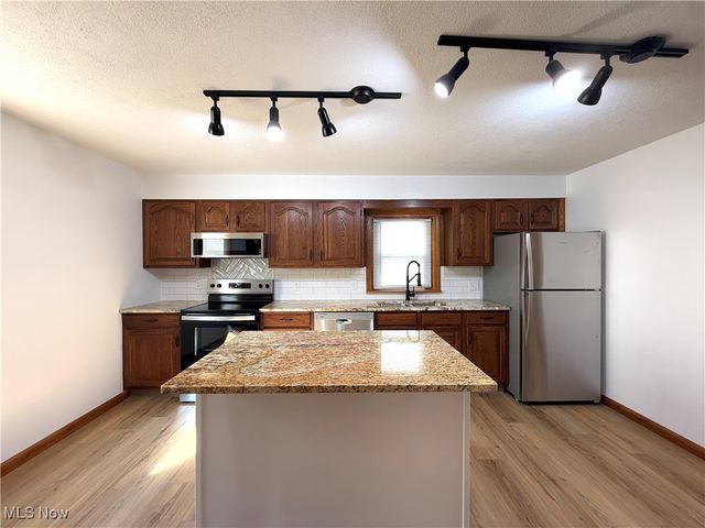 7978 Parkford Street NW, Massillon, OH 44646