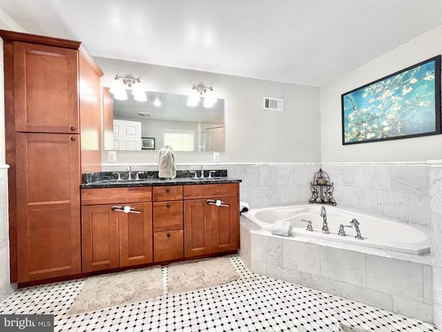 7113 MARLAN DR, Alexandria, VA 22307