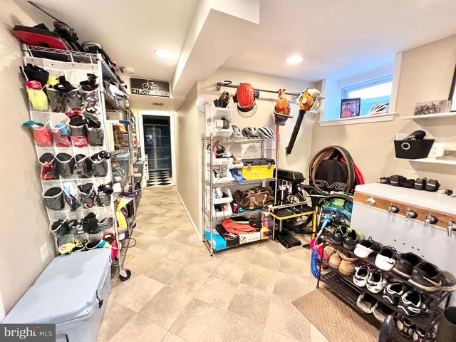 7113 MARLAN DR, Alexandria, VA 22307
