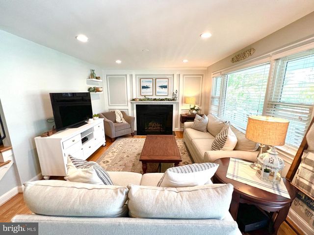 7113 MARLAN DR, Alexandria, VA 22307