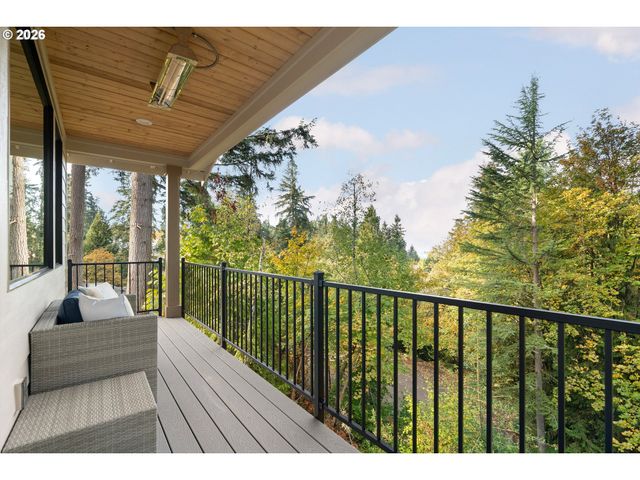 6157 SKYLINE Dr, West Linn, OR 97068