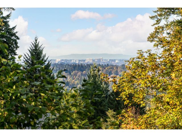 6157 SKYLINE Dr, West Linn, OR 97068