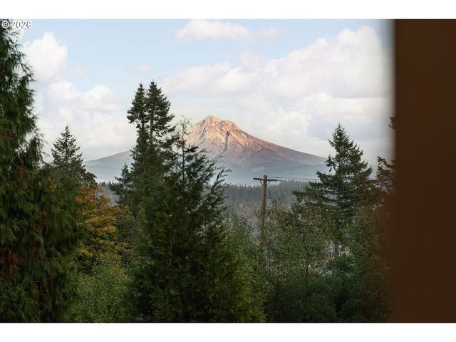 6157 SKYLINE Dr, West Linn, OR 97068